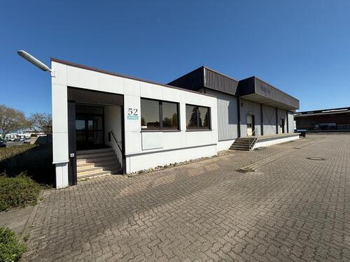 Foto - Zentral gelegenes Büro mit angrenzender Lagerhalle – 420m²