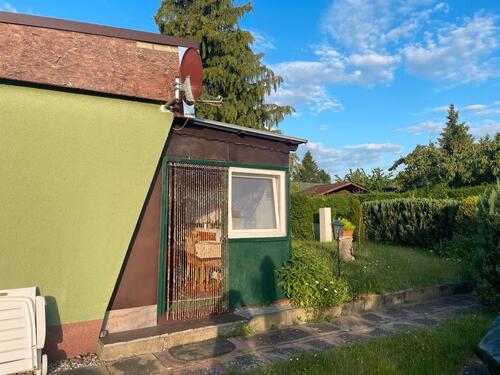 Foto - Bungalow mit Pool und großem Grundstück