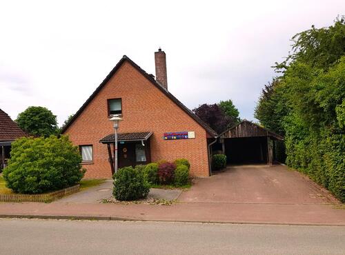 Foto - Familienidylle - Einfamilienhaus mit schönen Garten und Auffahrt
