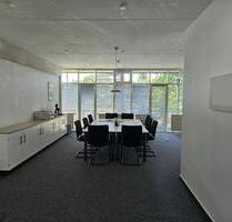 GILDE-Zentrum Detmold: Helles 45 m²-Büro mit attraktivem Zuschnitt