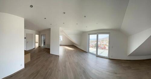 Foto - Dachgeschoss 4 Zimmer Wohnung mit schönen großen Balkon