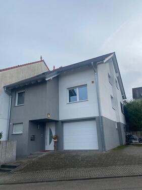 Foto - Luxuriöses Einfamilienhaus mit Terasse Garten 5,5 Zimmer