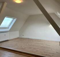 Helle 3-Zimmer-Dachgeschosswohnung – frisch renoviert – sofort frei! - Krefeld