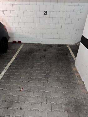 Foto - Tiefgaragenplatz Einzelparker - 100,00&nbsp;EUR Miete,