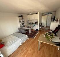 Teilmöbilierte 1-Zimmer Wohnung mit Balkon und Einbauküche - Kaiserslautern