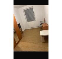 A Room in a Shared Apartment - 600,00&nbsp;EUR Kaltmiete, ca.&nbsp; 43,00&nbsp;m&sup2; in Berlin (PLZ: 12627) Marzahn-Hellersdorf