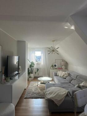 Foto - Modernisierte Dachgeschosswohnung im 2. Obergeschoss zu vermieten