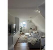 Modernisierte Dachgeschosswohnung im 2. Obergeschoss zu vermieten - Essen Stadtbezirk IV