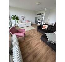 Geräumiges 40 m² Appartement, Panoramafenster, gemütlicher Balkon - Bayreuth Meyernberg