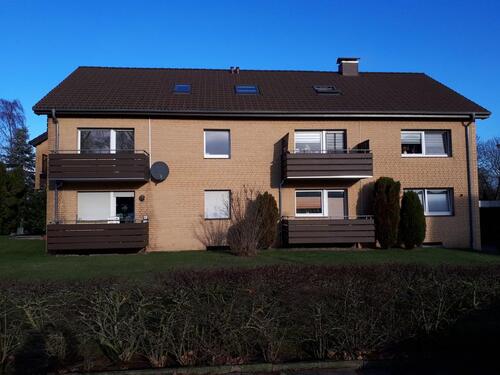 Foto - 2 ZKBB mit Gäste-WC, Keller und 2 Garagen