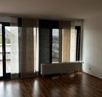 Helle 2,5-Zimmer-Wohnung mit großem Balkon in zentraler Lage - Dinslaken