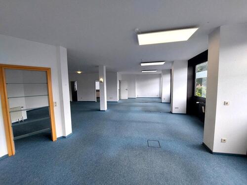 Foto - Helle, zentrale Räumlichkeiten in Brinkum zu vermieten