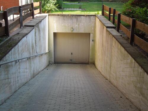 Foto - Stellplatz in einer kleinen Tiefgarage in Eilbek