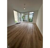 Moderne 2-Zimmer-Wohnung mit integriertem Wintergarten – Krefeld