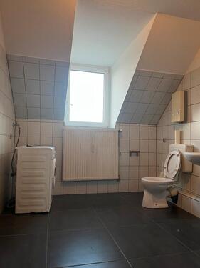 Foto - Sofort Bezugsfrei! Charmante 2,5-Zimmer DG-Wohnung in Top-Lage