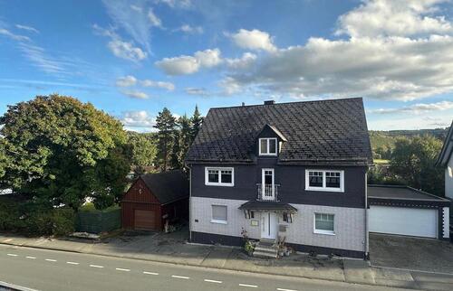 Foto - Großzügige 4-Zimmer Wohnung mit 120qm im Herzen von Berghausen
