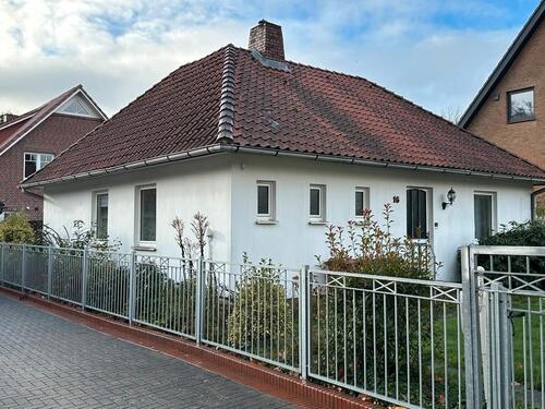 Foto - Haus mit Wintergarten und 3 Zimmer