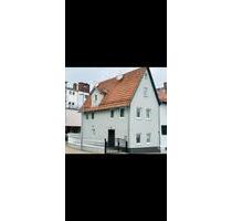 Haus zu mieten - 1.000,00&nbsp;EUR Kaltmiete, ca.&nbsp; 100,00&nbsp;m&sup2; in Giengen an der Brenz (PLZ: 89537)