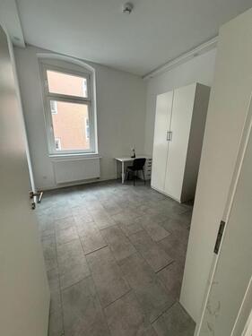Foto - WG-geeignete 5-Zimmer Wohnung, Venloerstr. 332