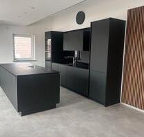 Exklusive 3 Zimmerwohnung gehoben mit Balkon - Groß-Zimmern