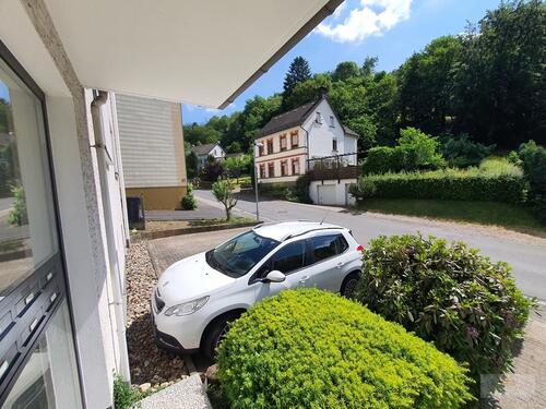 Foto - 4 Zimmer Wohnung im 1OG in ruhiger, schöner, grüner Lage mit Balkon!