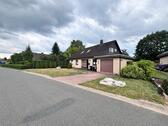Foto - EFH mit gr. Grundstück, Pool und Ausbaureserve -Oldendorf (21726)