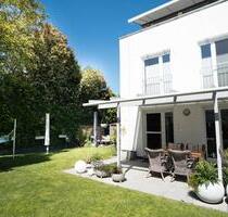 Moderne DHH in Lörrach Hauingen – sonnig, ruhig, energieeffizient