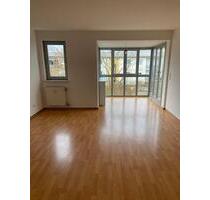 Helle 2-Zimmer Wohnung mit Balkon und Wintergarten im 2 OG - Ingolstadt