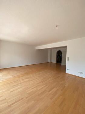 Foto - 6 Zimmer Doppelhaushälfte in Bruchköbel