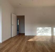 Helle 3-Zimmer Dachgeschosswohnung mit Balkon in Staaken Spandau - Berlin