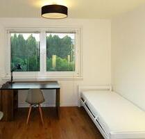 Zimmer in ruhiger WG, in grüner Lage (PLZ 13057 Berlin).