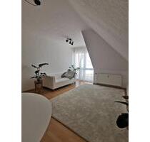 Helle 2 Zimmer DG Wohnung mit Balkon und Garage - Gaggenau