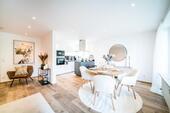 Foto - Geschmackvolle 3-Zimmer-Hochparterre-Wohnung mit EBK und Balkon