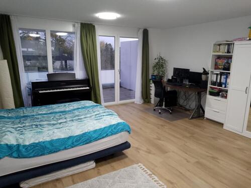 Foto - Miete: Helle 1-Zimmer-Wohnung mit großer Terrasse und Aufzug