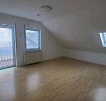 Helle 2 Zimmer Wohnung mit Balkon - Marburg