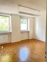 Foto - Ruhiger, lichtdurchfluteter Praxisraum in Maxvorstadt