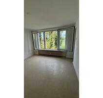 Teilmöbilierte Wohnung in Düsseltal -Mietfrei bei Eigenleistung - Düsseldorf
