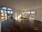 Foto - Charmante 2,5 Zimmer Dachgeschosswohnung mit Balkon und Stellplatz