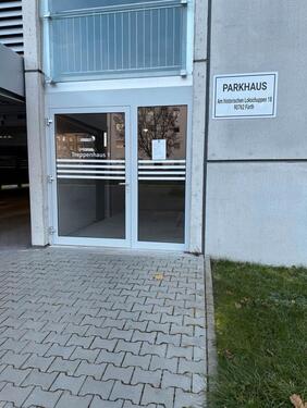 Foto - Park Platz Garage Parking Auto Stellplatz
