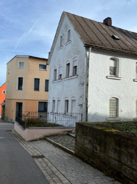 Foto - 10 Zimmer Mehrfamilienhaus, Wohnhaus zum Kaufen in Vohenstrauß