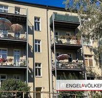 Altbau-Charme in Magdeburg-Stadtfeld Ost: Stilvolle 3-Zimmer-Wohnung mit Balkon