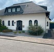 Schöne Villa im Raum Saarlouis - 550.000,00&nbsp;EUR Kaufpreis, ca.&nbsp; 396,00&nbsp;m&sup2; in Schwalbach (PLZ: 66773)