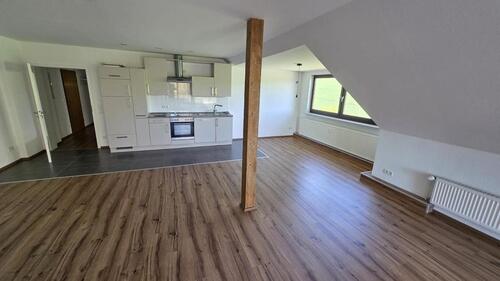 Foto - Hochwertige 3 Zimmer Wohnung mit großer Dachterasse inkl. EBK + Stellplatz - ab sofort verfügbar