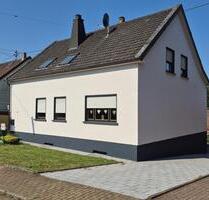 Freistehendes Einfamilienhaus - 219.000,00&nbsp;EUR Kaufpreis, ca.&nbsp; 163,00&nbsp;m&sup2; in Losheim am See (PLZ: 66679)