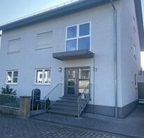 Großzügiges Mehrfamilienhaus mit 3 Wohnungen zu verkaufen - Bürstadt