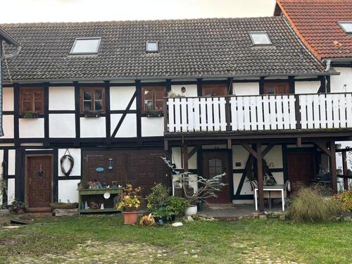 Foto - Renovierte 4-Zi-Whg. mit Balkon, Terrasse und Einbauküche