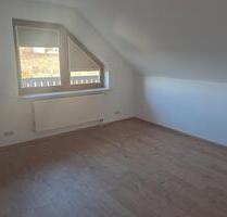 Dachgeschosswohnung - 700,00&nbsp;EUR Kaltmiete, ca.&nbsp; 82,00&nbsp;m&sup2; in Erfurt (PLZ: 99094) Hochheim