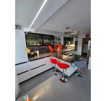 Helle 3-Zimmer-Wohnung mit Südbalkon, Garage & modernem Boden - Neuburg an der Donau