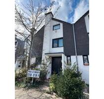 Von privat - Einfamilienhaus mit Fußbodenheizung und Garten - Meerbusch