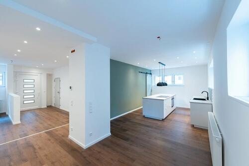 Foto - Helle 5-Zimmer Wohnung mit Garage, barrierefrei und Hobbyraum